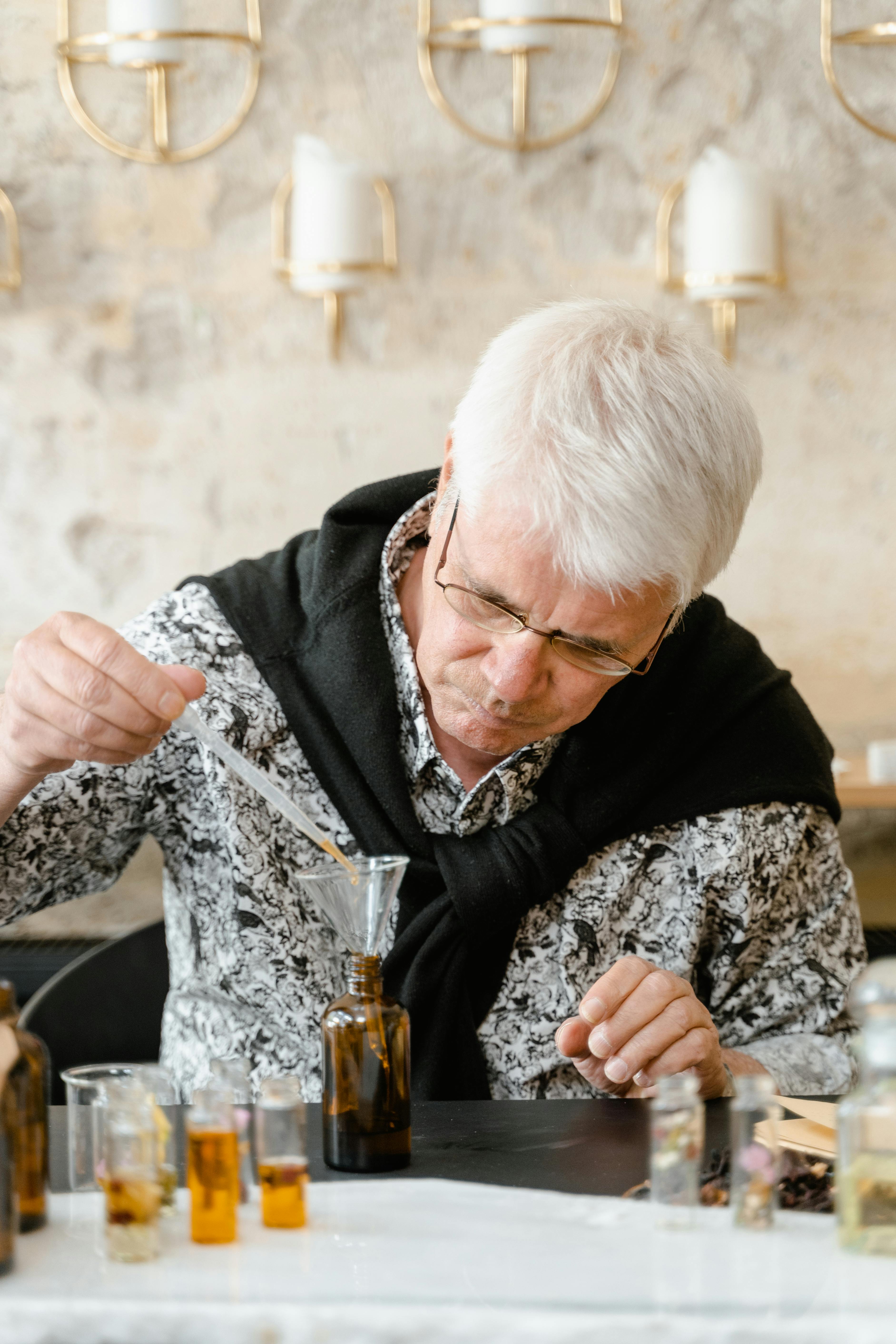 Créer son parfum à la maison : une expérience accessible à tous